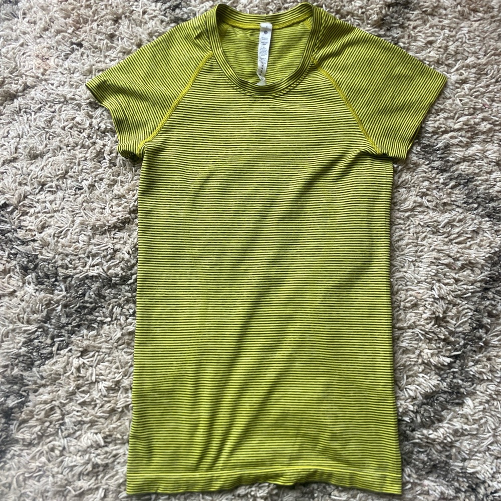 EUC Lululemon Swiftly Tech Hip Length Top